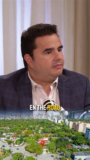 Hoy les traemos un nuevo capítulo de MIAMI UNLOCKED PODCAST § un proyecto que construimos con mucha pasión @lorenaamaro_realtor ir y yo, seguimos conversando con personas que están haciendo cosas increíbles en Miami. En este episodio tuvimos el placer de entrevistar a María Julia Stolk creadora de @thehealthymove Una joven emprendedora, influencer y estratega que ha sabido transformar su visión en múltiples proyectos: asesorías de marketing y finanzas, The Barzaar, Brand Therapy, y una comunidad