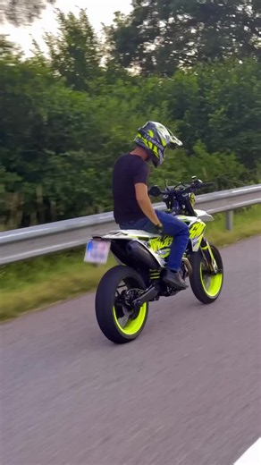 Never Censoring Your License Plates Again😉 Get A License Plate Holder From @movetronix ✅ #movetronix #movetronixsquad #sunset #supermoto
