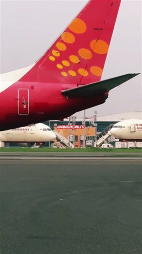 Boeing737 taxing of Spicejet #trending #airplane #viral #iafplane #aviation #trending #reels