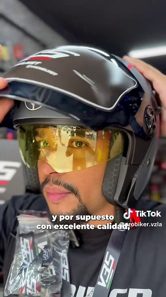 Casco V35 Legguero: Seguridad y Estilo para Motociclistas