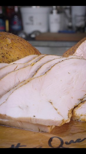 Looking for a last-minute turkey recipe? These smoked Cajun Creole Garlic Butter Turkey Breasts are juicy, flavorful, and easy to pull off! Injected for moisture, seasoned with our Cajun Creole Garlic Butter for a bold Cajun flavor, and finished with a buttery foil wrap. Guaranteed to steal the show at your holiday table! Ingredients: • 2 Ellington Farms Boneless Turkey Breasts (about 14–15 lbs total) • Heath Riles BBQ Chicken Injection & Brine • Chicken Broth (2 cups) • Heath Riles BBQ Cajun Cr