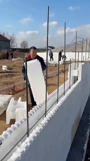 1.5M views · 8.7K reactions | #reelkarofeelkaro #reelschallengereelschallenge #reaction #realestateagent #aakhirkar yah vyakti thermacol ka upyog kyon kar raha hai #reelsviralfb #reactionreels #videoviralシ #radheradhe #samundar | Vaseem Khan Mewati | Facebook