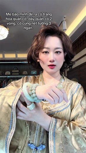 Tràng hoa quấn cổ, dây rốn quấn 2 vòng và cổ 3 ngấn: Ý nghĩa nhân duyên và phúc khí