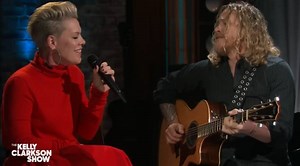 Pink’s Acoustic 'Time After Time' Will Give You Chills