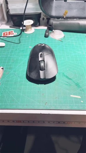 GamingGear Service on Instagram: "Ikutin cara ini buat bongkar!! #mouse #servismouse #mouselogitech #logitech #tipsandtricks Chat kami untuk informasi lebih lanjut"