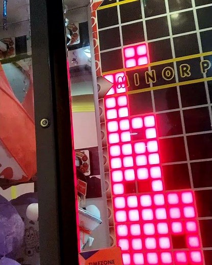 GIANT STACKER ARCADE GAME