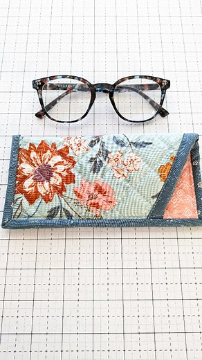 Kristina Brinkerhoff || Modern Sewing and Quilting Patterns on Instagram: "Let's make a Lennon Pouch out of just three Layer Cake squares! I absolutely love this Foraged, Found & Hand Me Down fabric line by @fancythatdesignhouse, so I chose three coordinating squares and pieced one of them to make a strip long enough for the binding! Worked like a charm! 🙌 And I love that the whole project used just three 10" squares!! You can find the Lennon Pouch pattern in my shop (link in profile), and it's