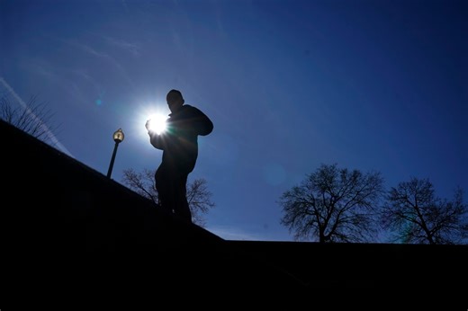 Rain possible as abnormal warm stretch continues in Mass.