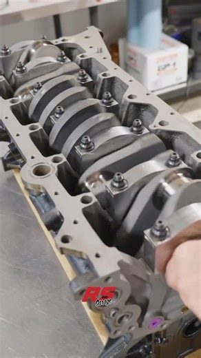 BrianCrower | Engine Internals on Instagram: "2J build equipped with a BC standard weight 4340 steel billet crankshaft (90mm), BC ProHD625+ connecting rods with ARP CustomAge 625+ fasteners, CP 10:1 compression pistons, BC 272° spec VVTi cams, stainless steel valves and dual valve spring kit with titanium retainers and ARP 625+ head studs and ARP2000 main studs. #runbc | #briancrower ••• @rsgarage.us • RSG 1600 Long block going together for @colerichardz . Full video on YouTube (link in bio) @ru