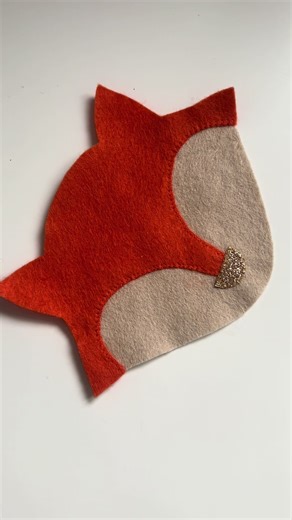 I’m starting off my fox with a blanket stitch. I usually secure all pieces of felt with a blanket stitch as it finishes off the edges neatly and I know nothing will move. I always start and finish with a few straight stitches instead of a knot as that’s the way I was taught to sew, but you could use a knot. Try to keep your stitches an even width apart to achieve a neater finish. #amapridesigns #foxdecor #woodlandanimal #blanketstitch #embroiderytips