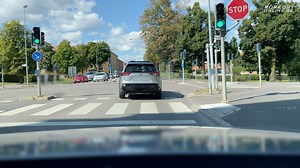 Gratis körkortsfrågor / teoriprov – körkortstest online (2026)