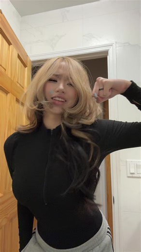 Annie Zheng (@cellow111)’s videos with som original - Melzinha