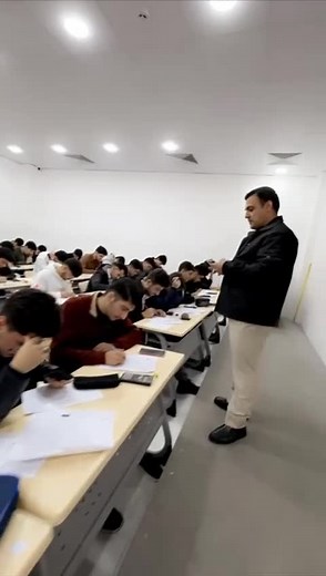 ئەمڕۆ لە ماڵە گەورەکەی کوردوستان لە پەیمانگای چرای ژیار گەورەترین تاقیکردنەوە کرا لە ژێر دەستی باوکی فیزیا م.علی نیوتن کە ۹ پۆلی پڕ کرد کە نێزیکەی ٦۷۳ قوتابی ئامادە بوون وەکو پەیمانم پێدان هەر لەگەڵ تانم تا ئاخر دەقەی پۆلی ۱۲#erbil_iraq #slemane #duhoki #فلسطين🇵🇸 #lobnan🇱🇧 #foryou #akreksfitsport