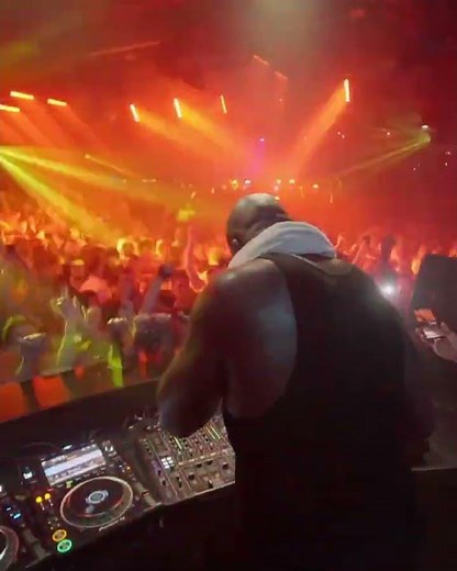 DJ Diesel aka Shaquille O'Neal brought Bootshaus down! 🔥🔥