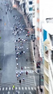 ✅Más de 300 toneladas de desechos fueron recogidas durante las fiestas julianas en el centro de Guayaquil. Mientras la ciudad celebraba con alegría, cultura y música, el equipo de la Dirección de Aseo Cantonal y las empresas de recolección trabajaron sin descanso para mantener las calles limpias y ordenadas. ♻️ Gracias a operativos bien coordinados, se garantizó el barrido constante, la recolección oportuna y el cuidado del espacio público durante cada actividad. 🎉 Celebramos con responsabilida