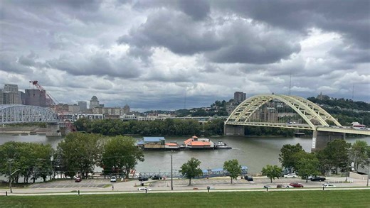 Hooters spotted floating down Ohio River after closing for good