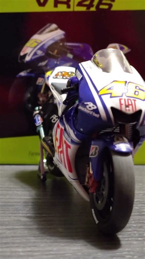 Yamaha YZR-M1 Valentino Rossi – MotoGP 2009 Dirty Version | Scala 1:12 #minichamps #escomodellismo