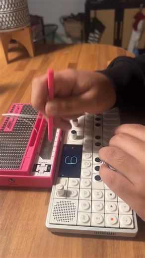 chromadream7 | #pursuitofhappiness #kidcudi #stylophone | Instagram