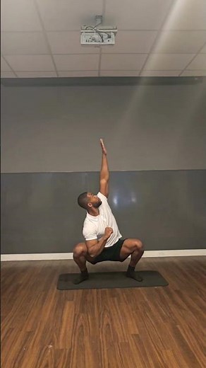 Deep Squat with Overhead Reach