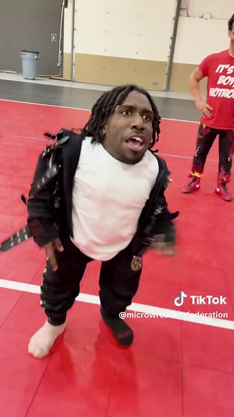 Micro Jackson Dance Battle vs 11-Year-Old Kid