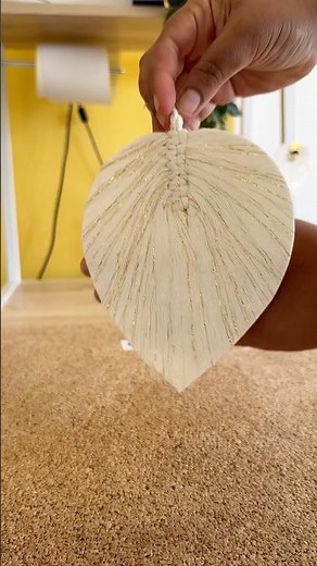 DIY macramé : Feuille macramé en fil macramé or #macrametutorial #diymacrame #diy #tuto