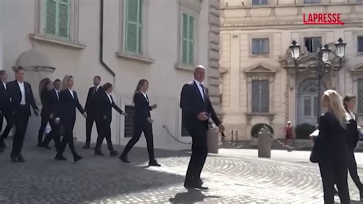 VIDEO Calcio femminile, la Nazionale da Mattarella: azzurre ancora amareggiate per arbitraggio semifinale - LaPresse