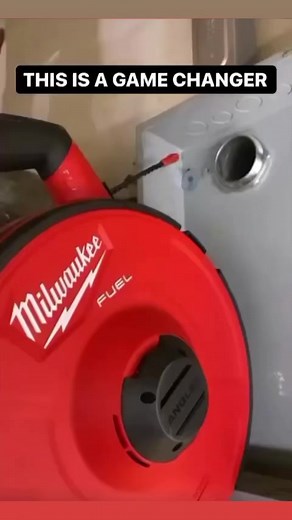 “The Milwaukee M18 Fuel Angler Pulling Fish Tape is a game changer. With the time and effort in pushing and pulling that this thing has saved me, it has become my fish tape of choice. It’s a bit heavy depending on which cartridge you’re using, but so far in my experience, it’s been worth it’s weight in gold. “Kids these days don’t know how good they have it.” - A kid these days.What a time to be alive. Have you used one of these? What are your thoughts?..”🎥: mad_electrician_official #shopfao #m