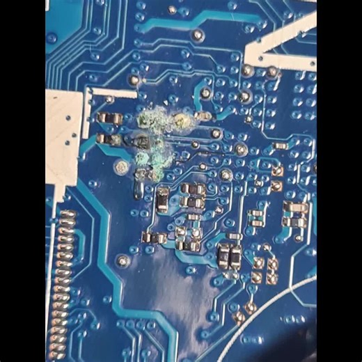 DELL 5400 kasus tidak tampil/habis kena air ENTRIP COMPUTER MAKASSAR MTC Karebosi lantai 2 blok Q8a Tlp/WA : 085242533365 #servislaptop #sulseltiktok #tiktokmakassar #sulawesiselatan #makassar #servislaptopmakassar #semuaorang