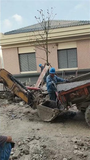 Flip the Bucket Backwards — Transfer Concrete Without a Pump Truck