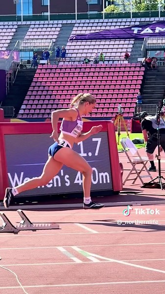 Charlotte Henrich 🇬🇧 wins her heat on the 400 meter 🏃🏽‍♂️ #heats #400m #running #trackandfield #athletics