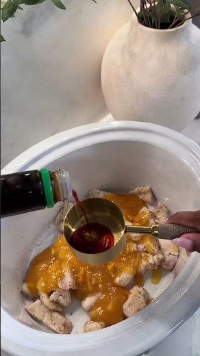 Weeknight slow cooker dinner recipe | crockpot orange chicken🍊✨ #short #shorts #Mallory