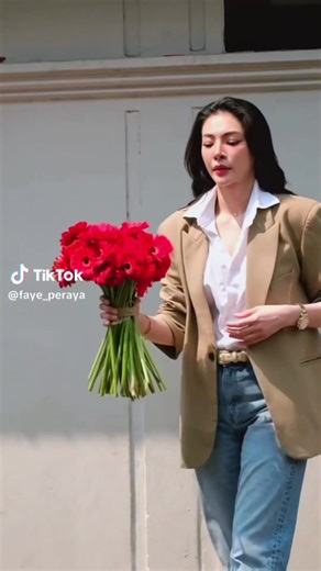 hello handsome 🥰🥰🥰 TIK TOK: Faye 🌻 ❤️ LIKE 💬 COMMENT 📤 SHARE 💾 SAVE 🔄 REPOST 👀 WATCH & REWATCH 🔗: vt.tiktok.com/ZSm4XVvcm/ #FayePeraya #ฝ้ายพีรญา