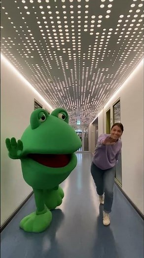 Wait! Günter Kastenfrosch tanzt mit Laura | Tigerenten Club #shorts