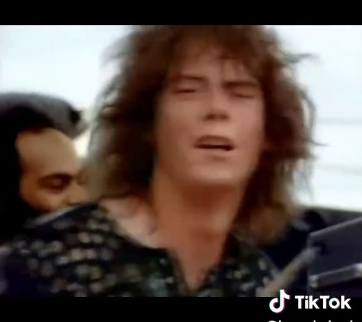 Santana - Soul Sacrifice 1969 Woodstock live concert. «Soul Sacrifice» es una canción interpretada por la banda estadounidense Santana. Fue publicada como la canción de cierre de su álbum debut homónimo en 1969. #santana #carlossantana #soulsacrifice #soulsacrificesantana #woodstock #retromusicremember #larockolacl #parati #fyp #fypシ #tiktok4fun #liveconcert #rockpsicodelico #psicodelia