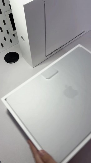 Unboxing my New Apple MacBook | Tech Product Review and First Impressions