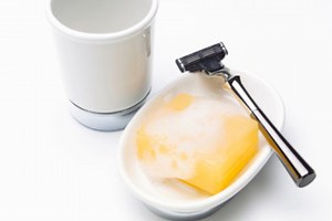 Should men wash their face before they shave?