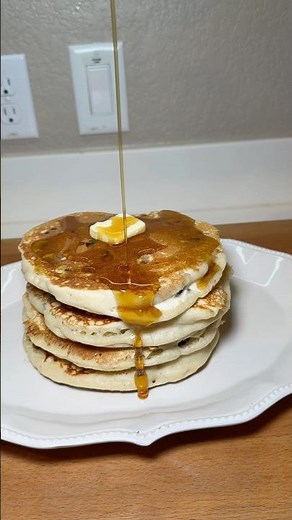 The Fluffiest Sourdough Discard Pancakes (So Easy!)