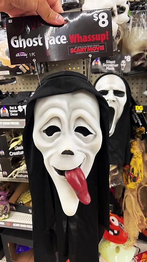 Whassssuppp! 👻 #ghostface #ghost #whassup #ghostfacemask #scream #screammovie #scarymovie #wazzup #movies #halloween #mask #halloweentime