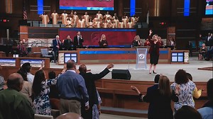 Enjoy this time of worship from one of our Sunday morning services! 🙌 | Family Worship Center