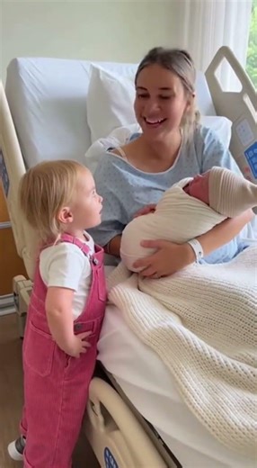 Toddler Reviews Her New Baby Sister… and Wants a Refund 😂👶 #ToddlerLogic #NewBabyReaction