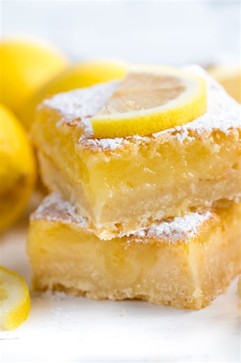 You need just 5 ingredients to make the best luscious lemon bars with the perfect balance between sour and sweet. https://thestayathomechef.com/lemon-bars/ | The Stay At Home Chef