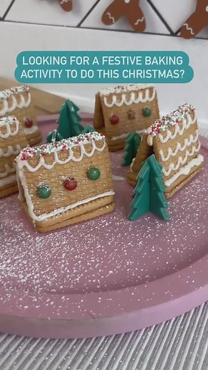Looking for a fun easy baking activity this festive season?❤️❄️ Turn malted biscuits into Mini Christmas Houses with this super easy fun twist on the gingerbread house tradition! Perfect for little hands to get involved in this Christmas ☺️ Recipe link in bio👆 #littlemakesabigdifference #bakealittlejoythischristmas | Dr. Oetker Baking