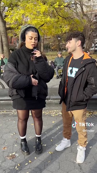 if you’re not sending everything to the group chat, you’re doing it wrong @drewafualo #Tinderella #datingadvice #interview #tinder #single #tindertok