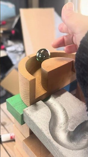 Marble Run Race ☆ Four Color Challenge ♪ Roll on a long wooden course