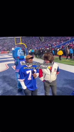 Buffalo Bills Fans Say Goodbye to Stadium