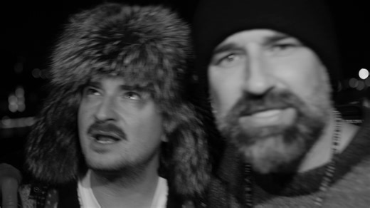 🩵 Billy Barman & Korben Dallas - Rodina iná 🩵 credits... réžia, strih, kamera: Braňo Špaček autori textu: Juraj Podmanický, Jozef Vrábel autor hudby: Jakub Tvrdík lokácie: Birdland štúdio, Starý most producent: Tomáš Sloboda hrajú: Korben Dallas – Juraj Benetin, Lukáš Fila, Igor Guttler, Billy Barman - Juraj Podmanický, Jozef Vrábel, Maťko Ruman, Jakub Tvrdík, Laura Jašková 🩵 NETRADIČNÁ RODINA TOUR 🩵 tickets.billybarman.sk/ | Billy Barman