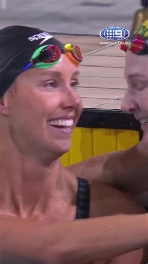 The entire pool surrounds Cate Campbell after her final swim at the top level. ❤️ Impossible not to be moved. 🥹 | Channel 9