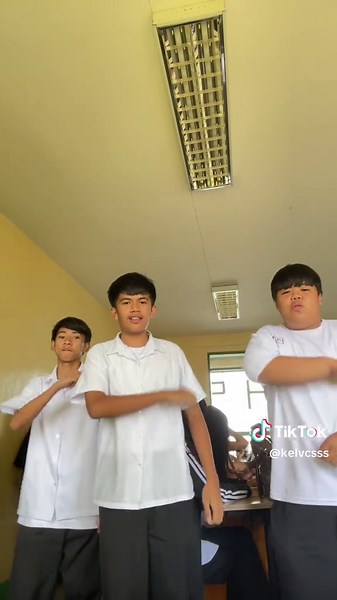 bins (@kelvcsss)’s videos with Teach Me How To Dougie - Cali Swag District