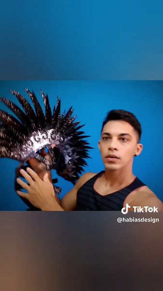 Quick Glam Mohawk Tutorial for Cosplay Enthusiasts