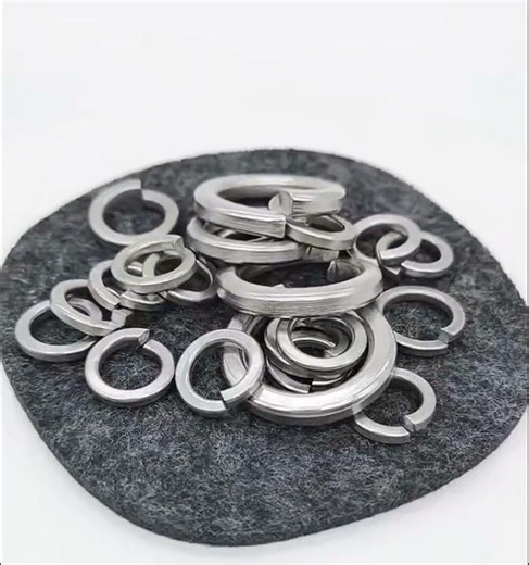 🔩 Spring Lock Washers That Help Keep Fasteners Secure